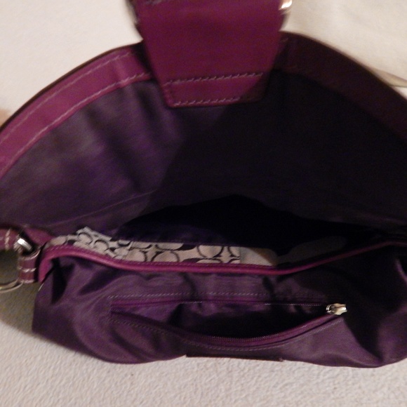 "COACH" hand bag. - Picture 6 of 7